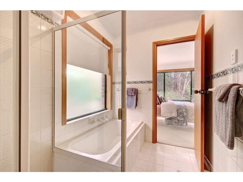 108 Cave Avenue, Bridgewater SA 5155