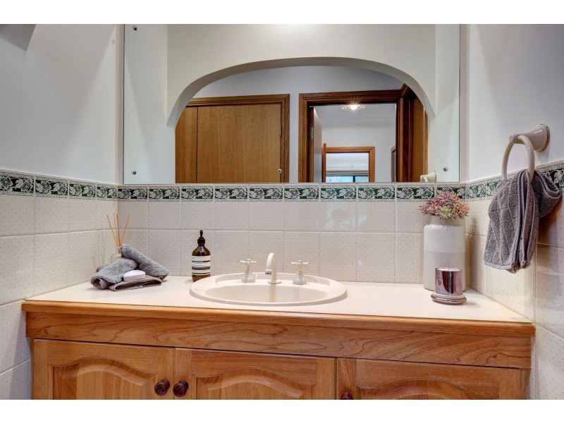 108 Cave Avenue, Bridgewater SA 5155