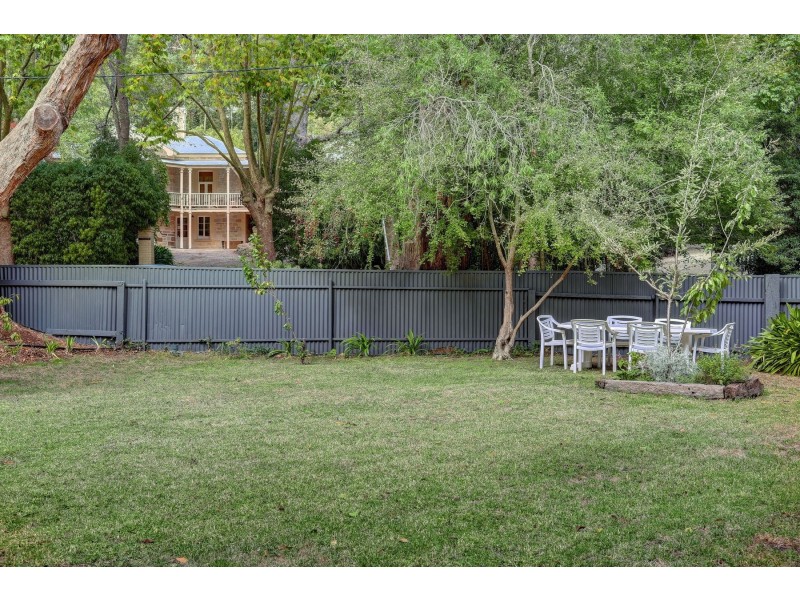 10 Sturt Valley Road, Stirling SA 5152