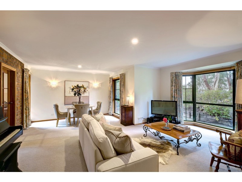 108 Cave Avenue, Bridgewater SA 5155