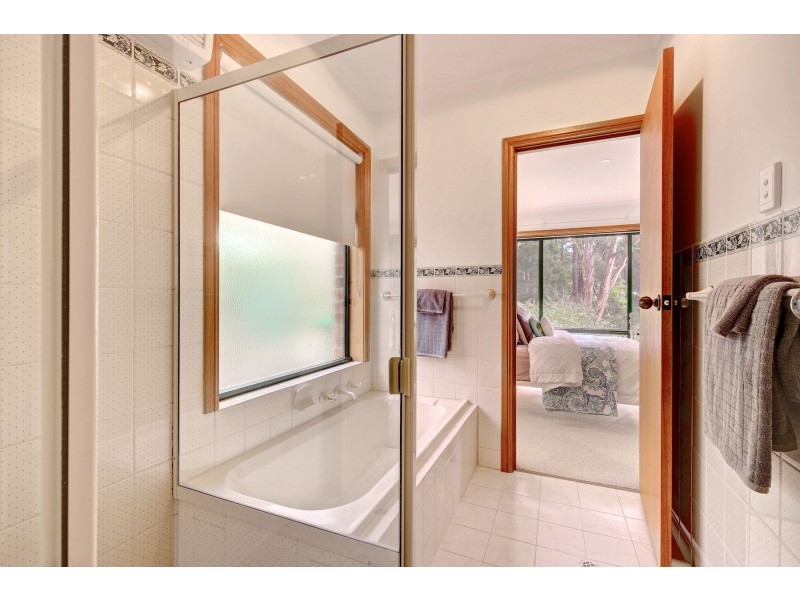 108 Cave Avenue, Bridgewater SA 5155