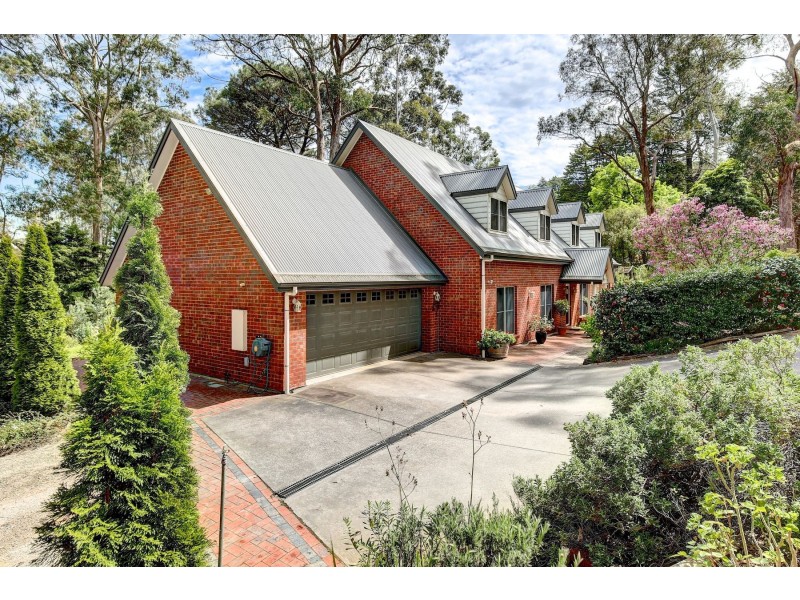 16 Ayers Hill Road, Stirling SA 5152