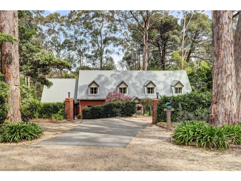 16 Ayers Hill Road, Stirling SA 5152