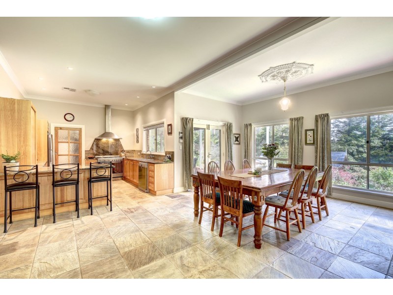16 Ayers Hill Road, Stirling SA 5152