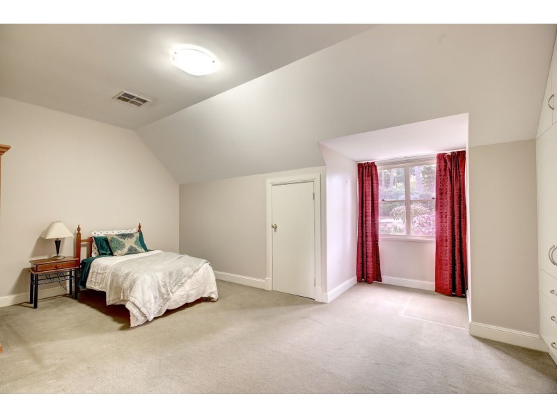 16 Ayers Hill Road, Stirling SA 5152