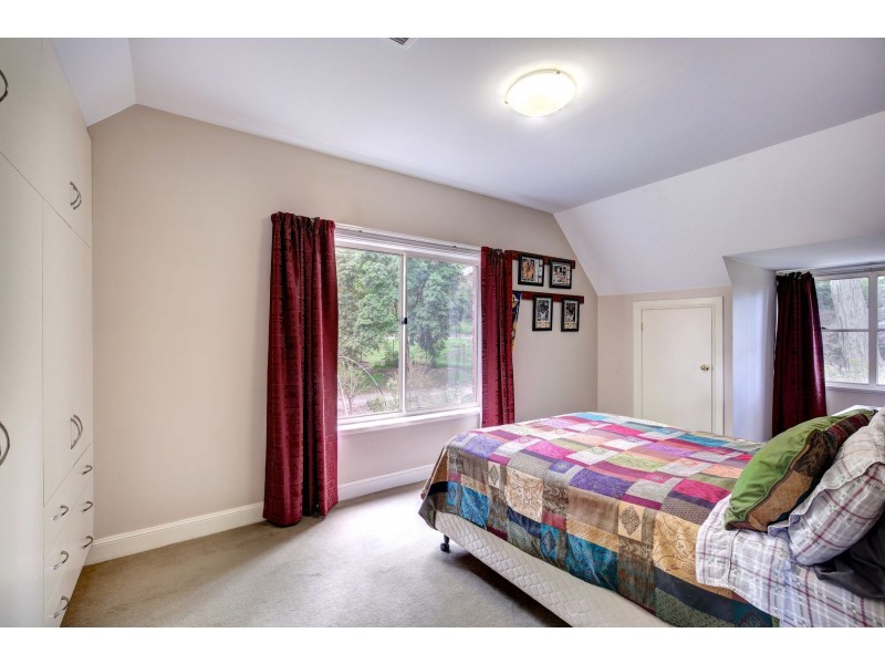 16 Ayers Hill Road, Stirling SA 5152