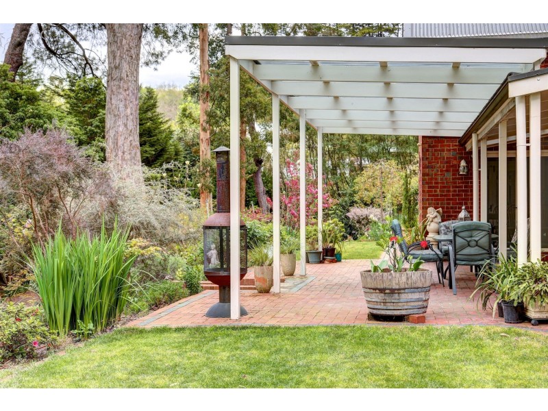 16 Ayers Hill Road, Stirling SA 5152