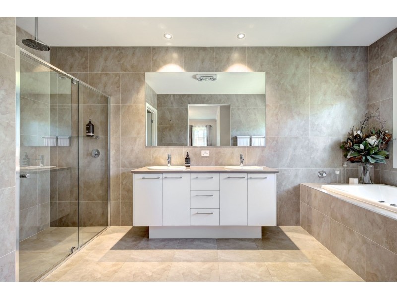 45 Silhouette Street, Mount Barker SA 5251