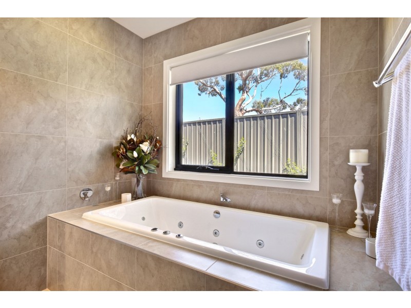 45 Silhouette Street, Mount Barker SA 5251