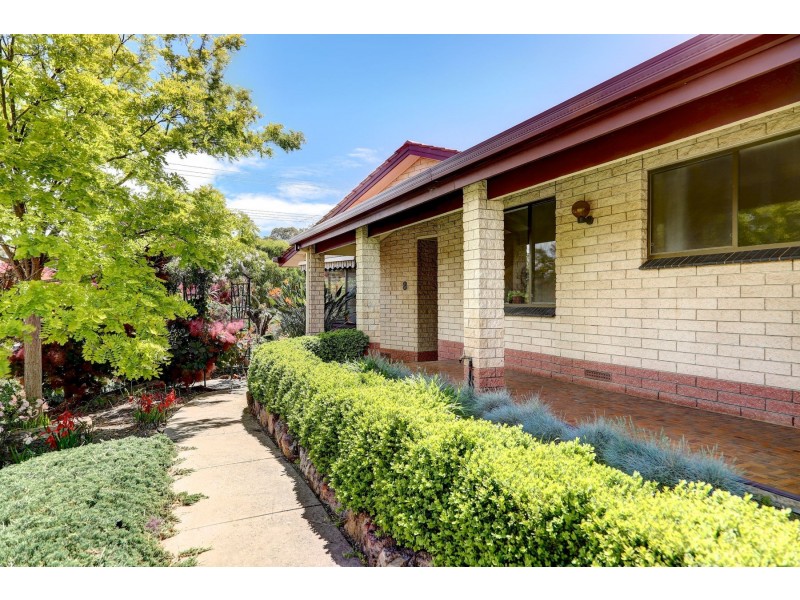 8 Glenalvon Drive, Flagstaff Hill SA 5159