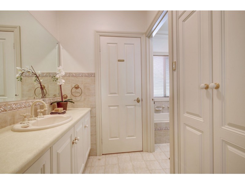 146 Burnbank Way, Mount Barker SA 5251