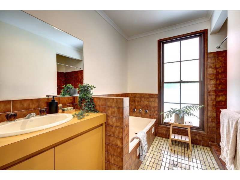 2 Erica Road, Heathfield SA 5153