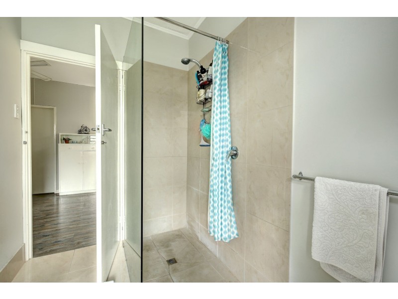 1 Peake Avenue, Stirling SA 5152