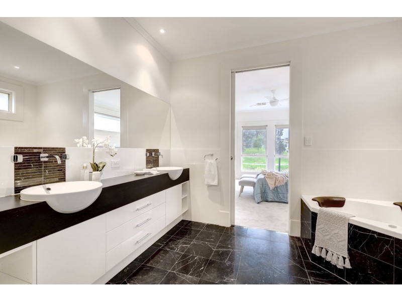 10 Sylvan Circuit, Noarlunga Downs SA 5168