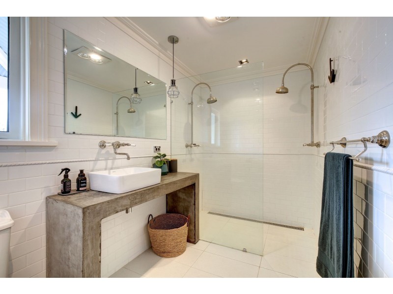 4 Second Avenue, Bridgewater SA 5155