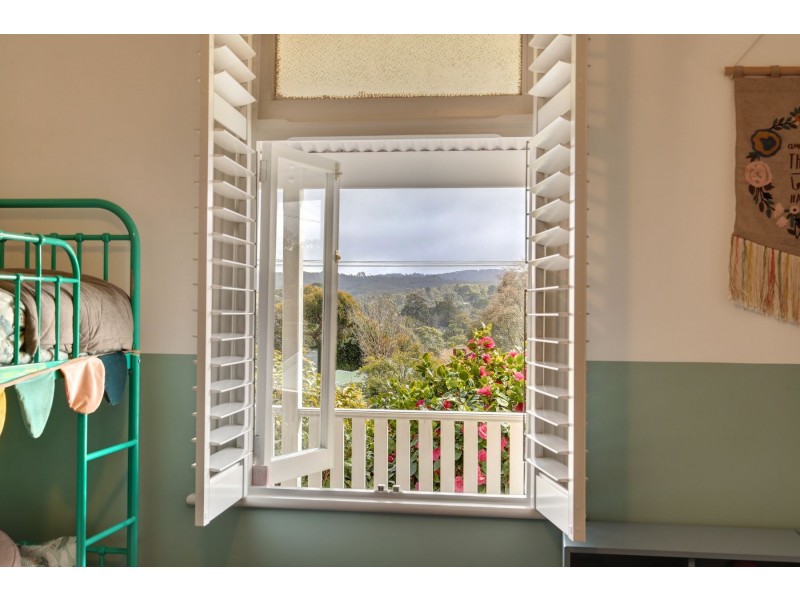 4 Second Avenue, Bridgewater SA 5155