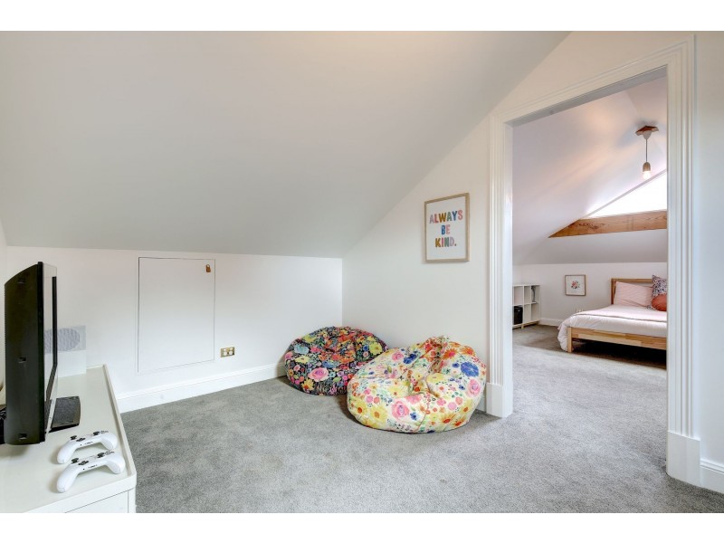 4 Second Avenue, Bridgewater SA 5155