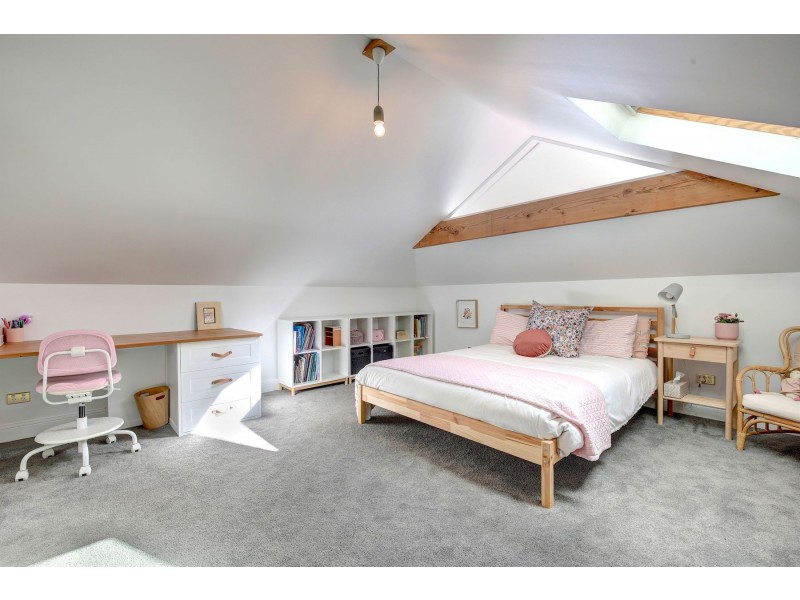 4 Second Avenue, Bridgewater SA 5155