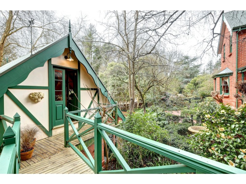 7 Sturt Valley Road, Stirling SA 5152