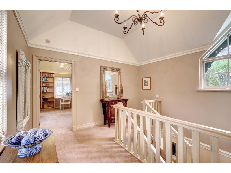 7 Sturt Valley Road, Stirling SA 5152