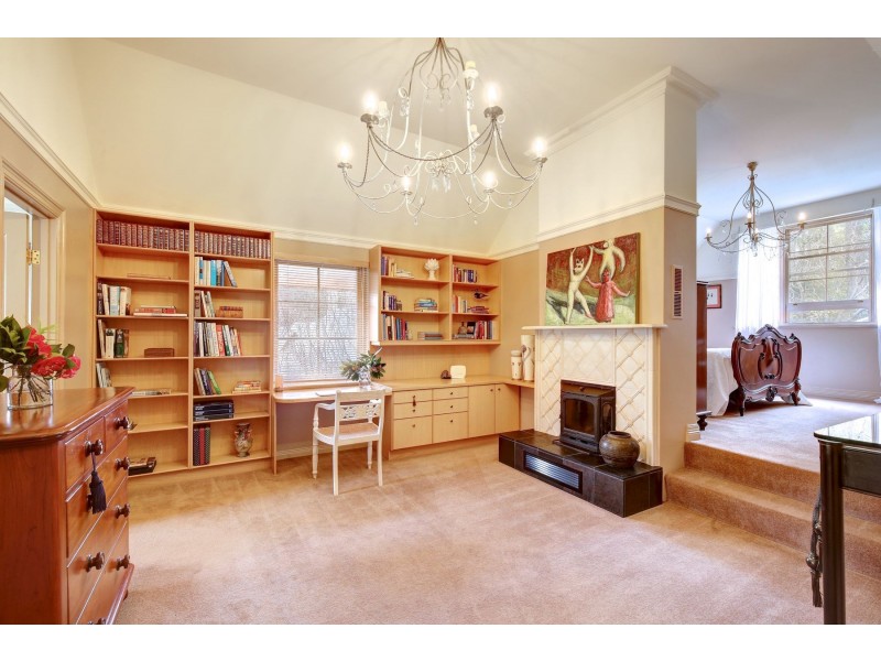 7 Sturt Valley Road, Stirling SA 5152