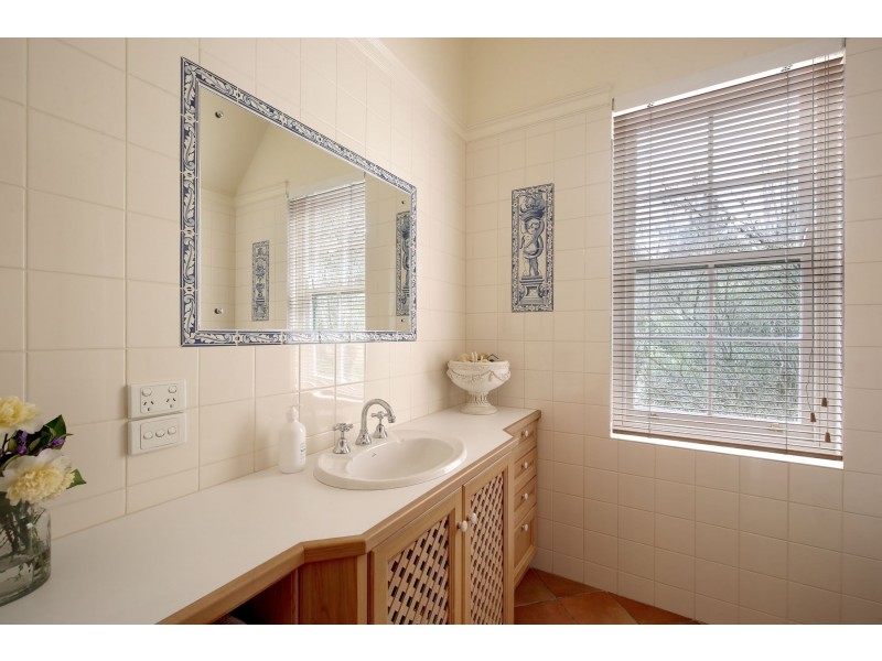 7 Sturt Valley Road, Stirling SA 5152