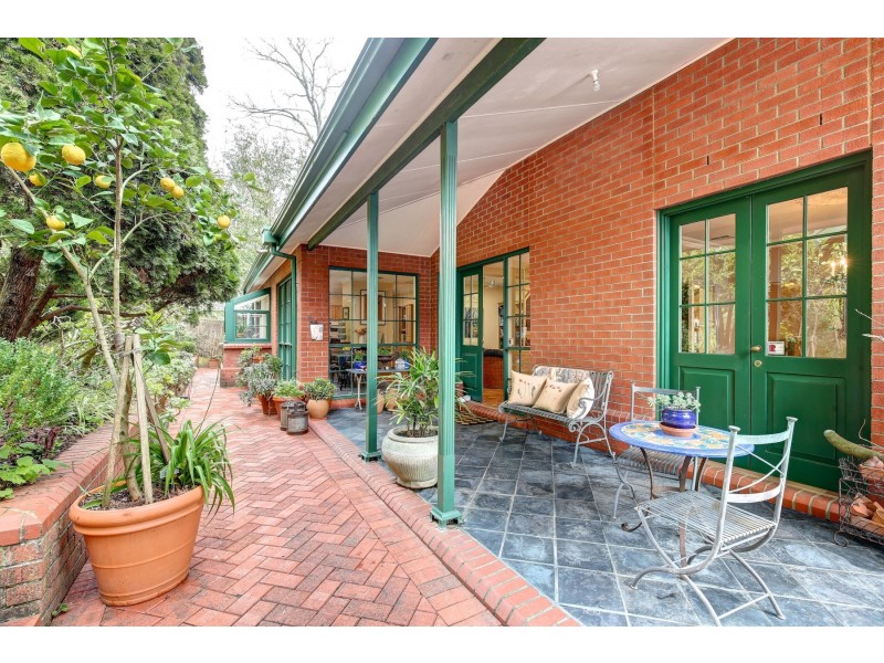 7 Sturt Valley Road, Stirling SA 5152