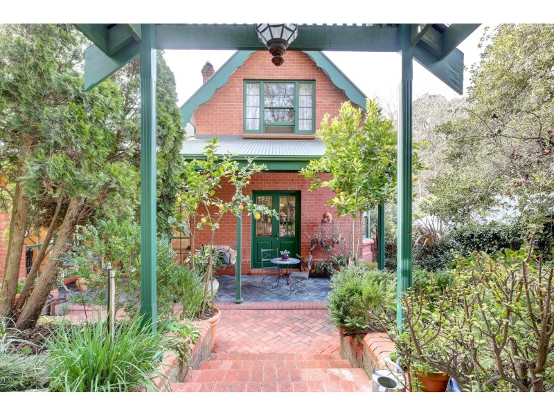 7 Sturt Valley Road, Stirling SA 5152