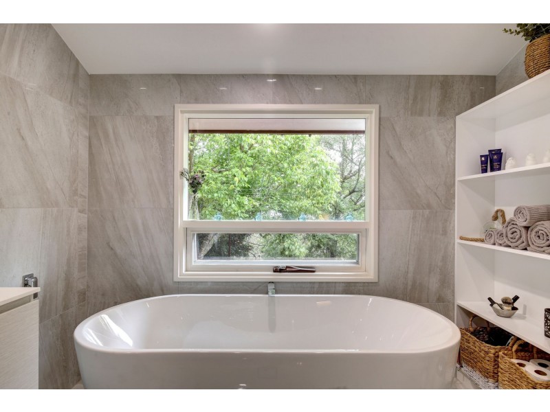 11 Summer Hill Drive, Crafers SA 5152