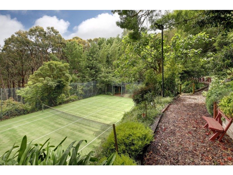 11 Summer Hill Drive, Crafers SA 5152