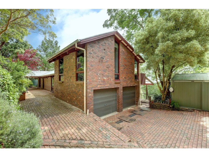11 Summer Hill Drive, Crafers SA 5152