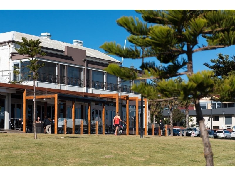 4 Charles Sturt Avenue, Grange SA 5022