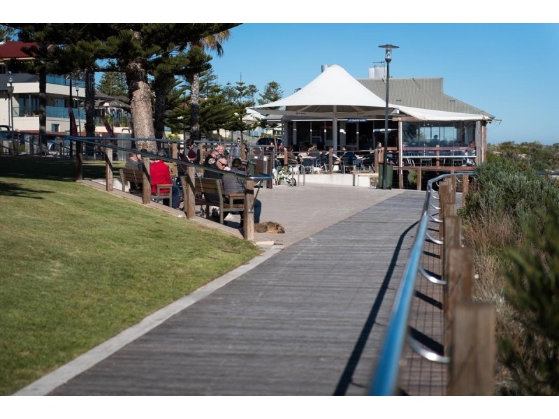 4 Charles Sturt Avenue, Grange SA 5022