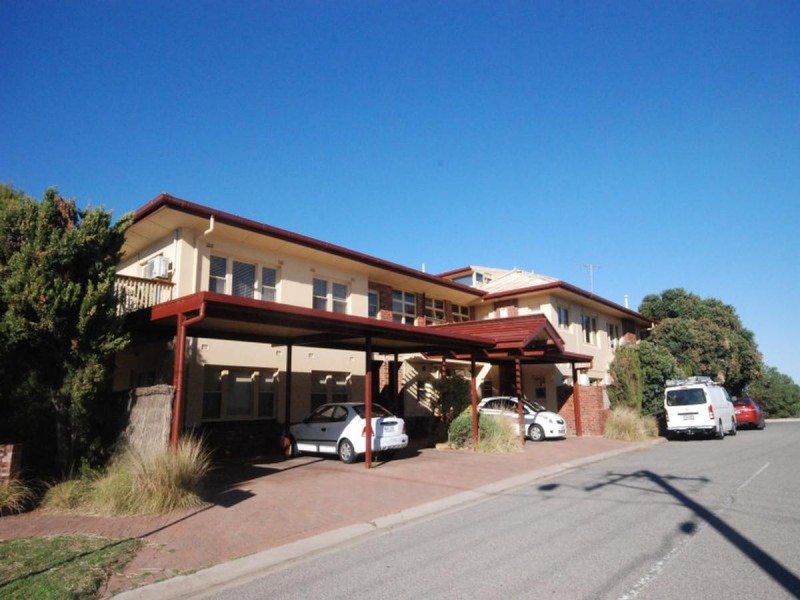 2/23 Seaview Road, West Beach SA 5024