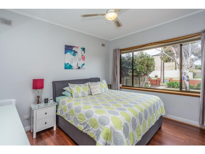 62 Collingwood Avenue, Flinders Park SA 5025