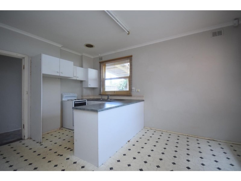 15 Broadford Crescent, Findon SA 5023