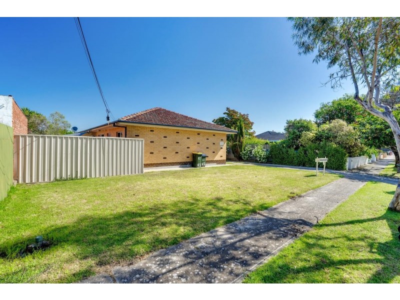 62 Honeyton Street, Seaton SA 5023