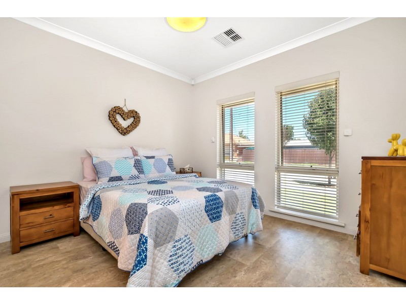 8 Thistle Avenue, Flinders Park SA 5025