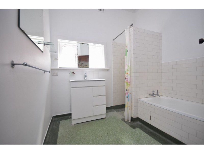 25 Glengarry Street, Woodville South SA 5011