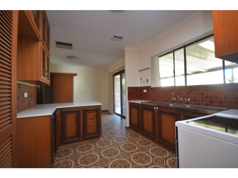 21 Newcombe Avenue, West Lakes Shore SA 5020