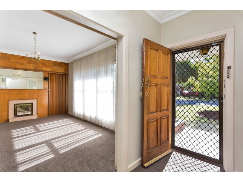22 Sunset Crescent, Grange SA 5022