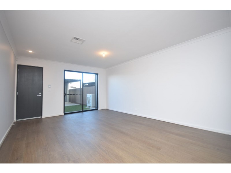 8 Colton Street, West Lakes SA 5021