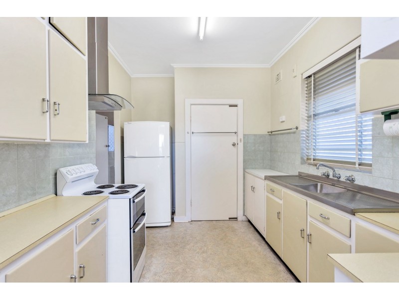 2 Starr Street, Findon SA 5023