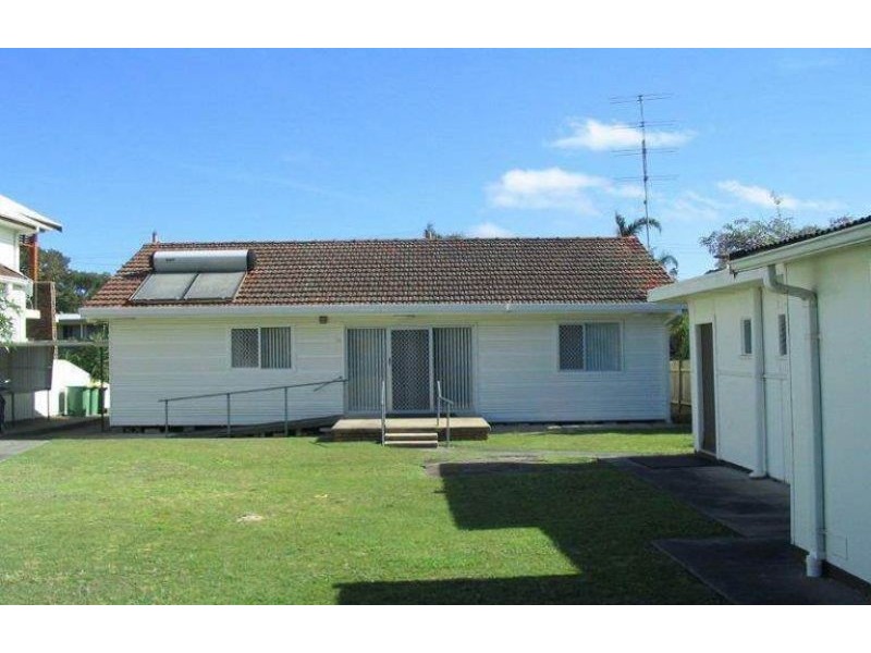 10 Binburra Avenue, Toowoon Bay NSW 2261