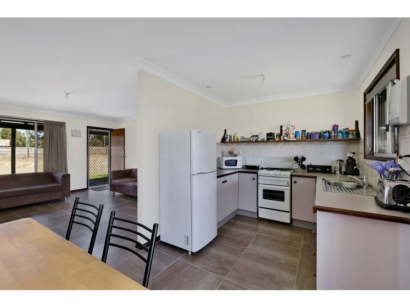 21 Robson Avenue, Gorokan NSW 2263