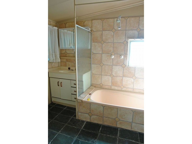 11 South Tacoma Road, Tacoma South NSW 2259