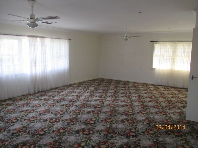 11 Jetty Avenue, Charmhaven NSW 2263