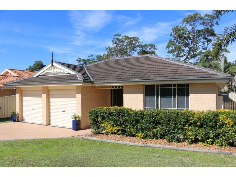 38 Pinehurst  Way, Blue Haven NSW 2262