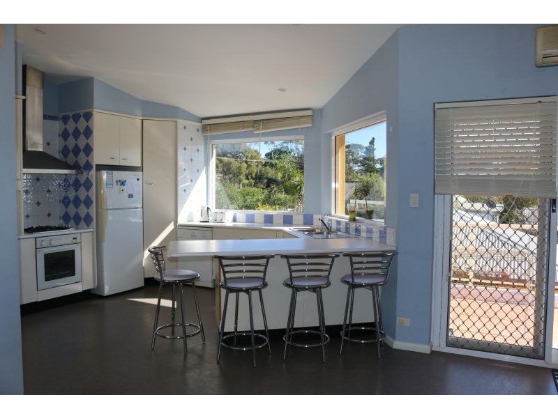 2/13 Mitchell Street, Norah Head NSW 2263