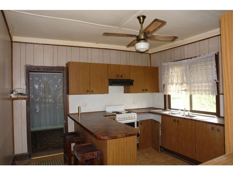 6 Levitt Street, Wyong NSW 2259